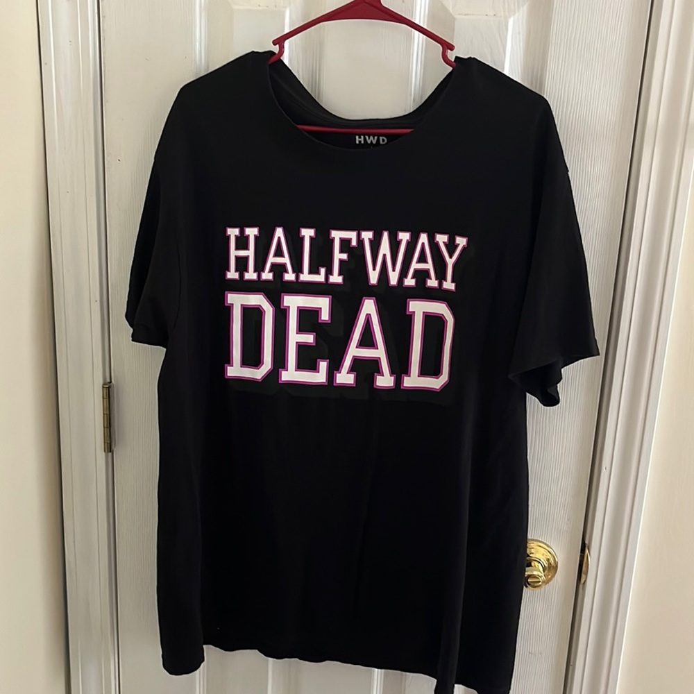 Halfway Dead | L | Classic Tee